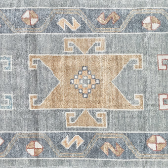 17899 Handwoven Rug 2’11 x 16