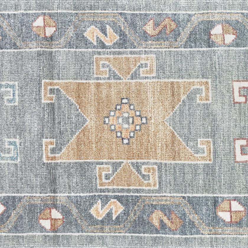 17899 Handwoven Rug 2’11 x 16