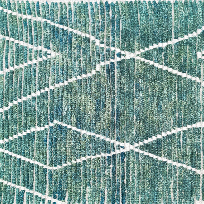 17926 Handwoven Rug 2'8 x 12’3