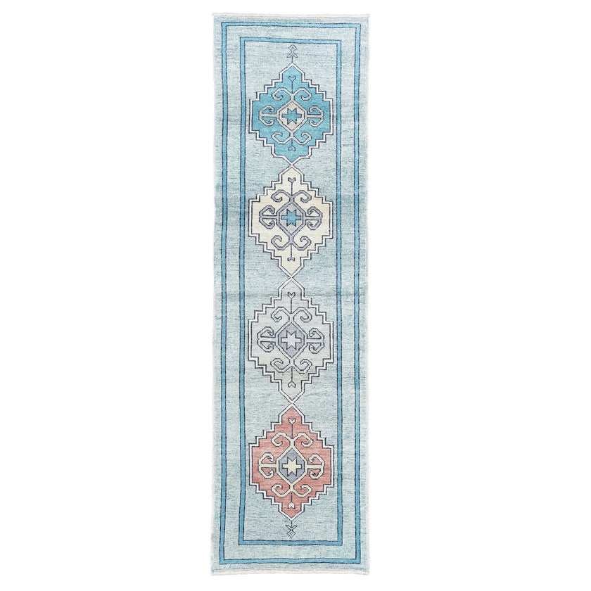 17934 Handwoven Rug 2'8 x 9’4
