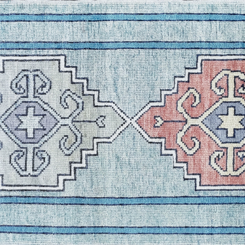 17934 Handwoven Rug 2'8 x 9’4