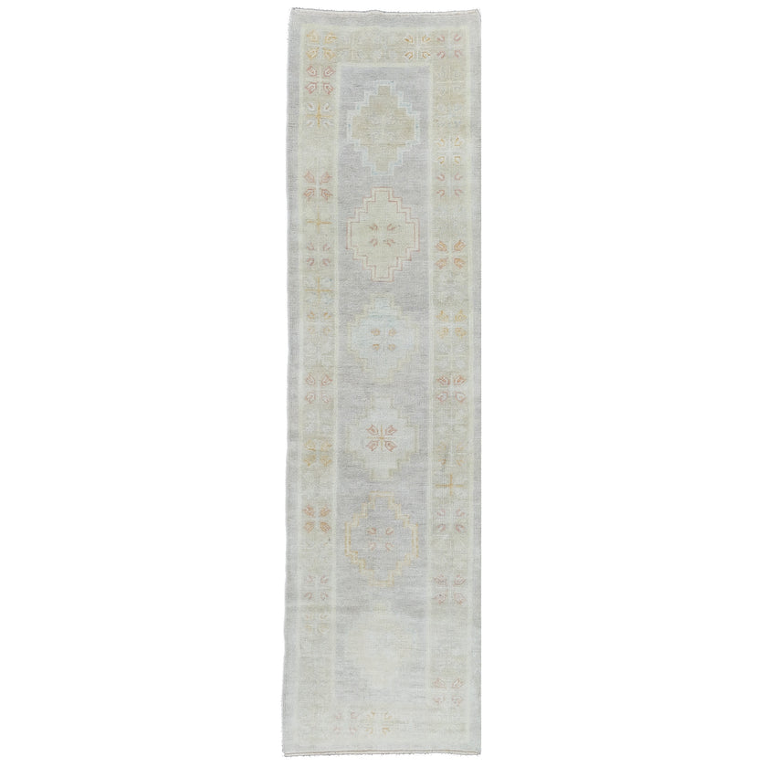 17939 Handwoven Rug 2’7 x 9'7