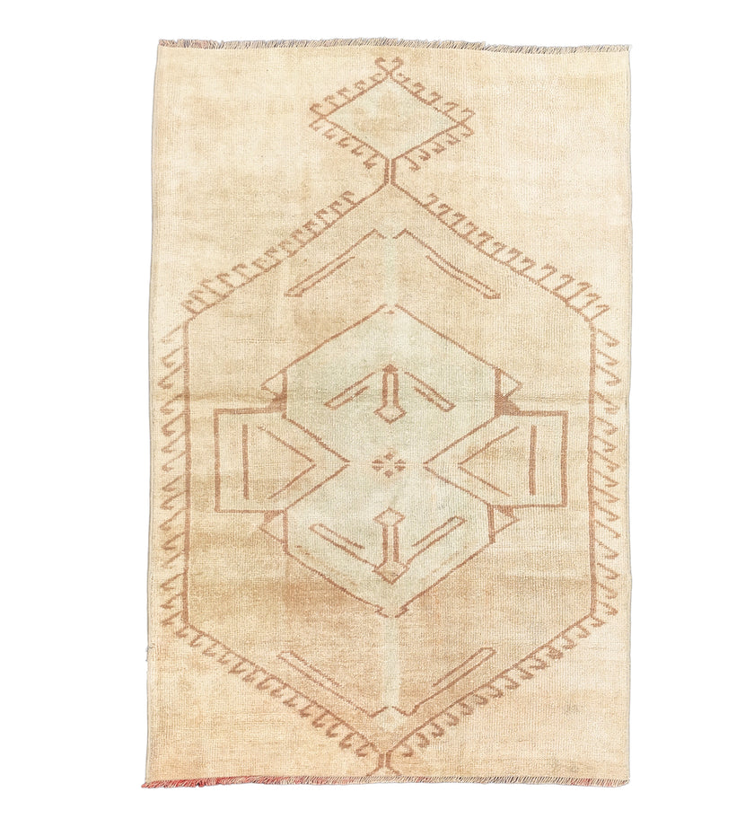 17943 Handwoven Vintage Rug 2'10 x 4’2