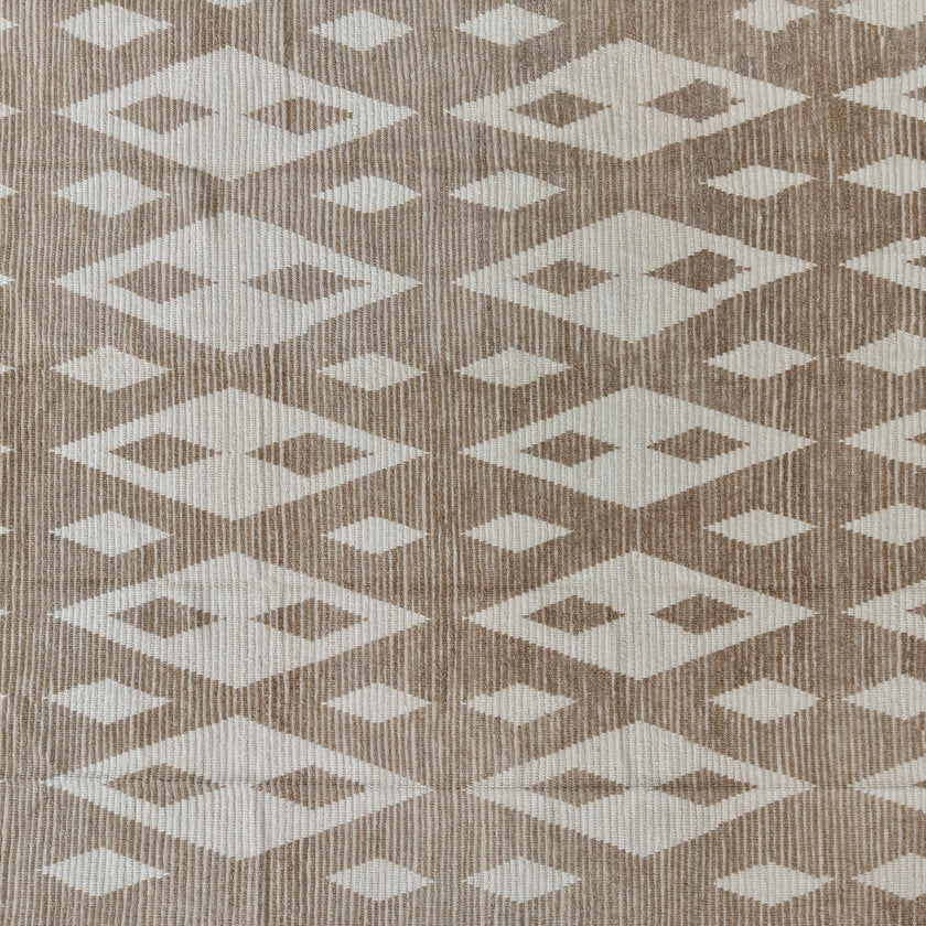 18228 Handwoven Rug 9'9 x 13'8