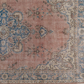 3268 Handwoven Vintage Rug 5'2 x 8'5