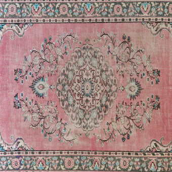 3444 Handwoven Vintage Rug 5'9 x 8'8