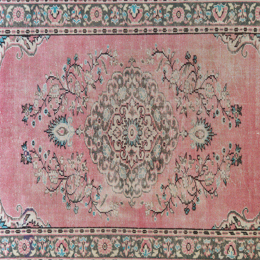 3444 Handwoven Vintage Rug 5'9 x 8'8