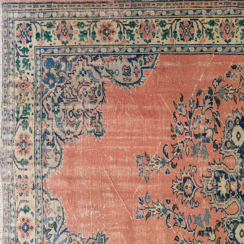 3455 Handwoven Vintage Rug 7'6 x 10'4