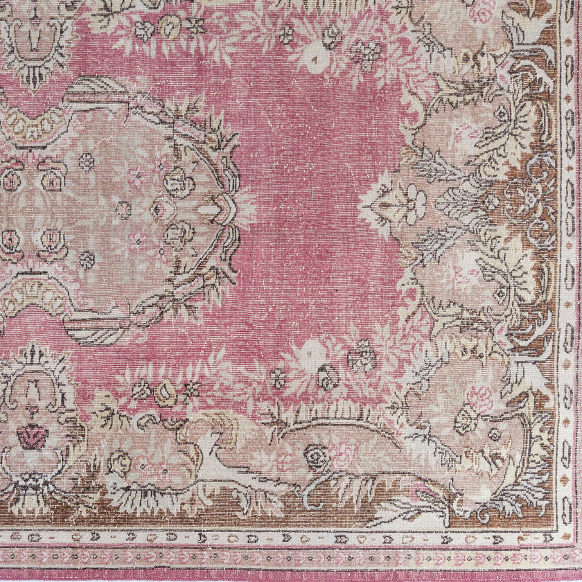 3565 Handwoven Vintage Rug 6'9 x 10'5
