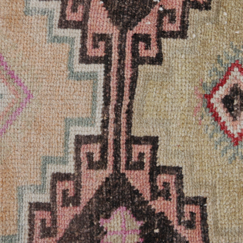 3685 Handwoven Vintage Rug 1’7x3'1