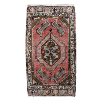3694 Handwoven Vintage Rug 1’6x2'9