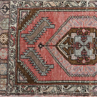 3694 Handwoven Vintage Rug 1’6x2'9