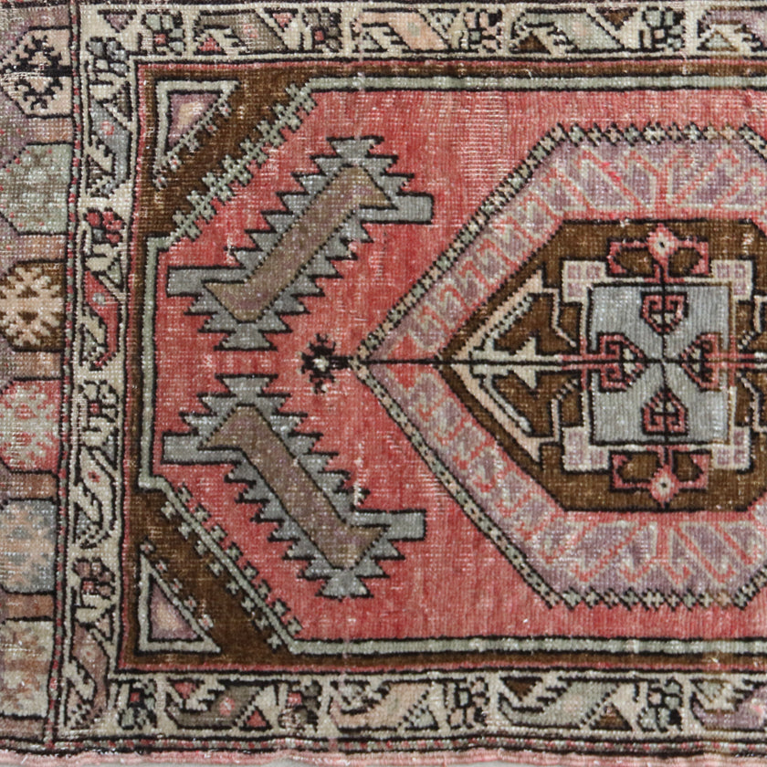 3694 Handwoven Vintage Rug 1’6x2'9