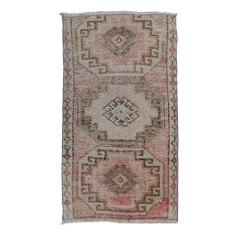 3704 Handwoven Vintage Rug 1’8x2'11
