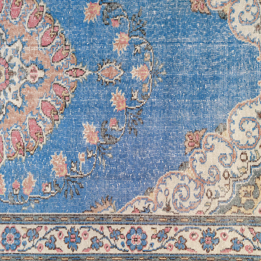 3758 Handwoven Vintage Rug 7'3x9'6