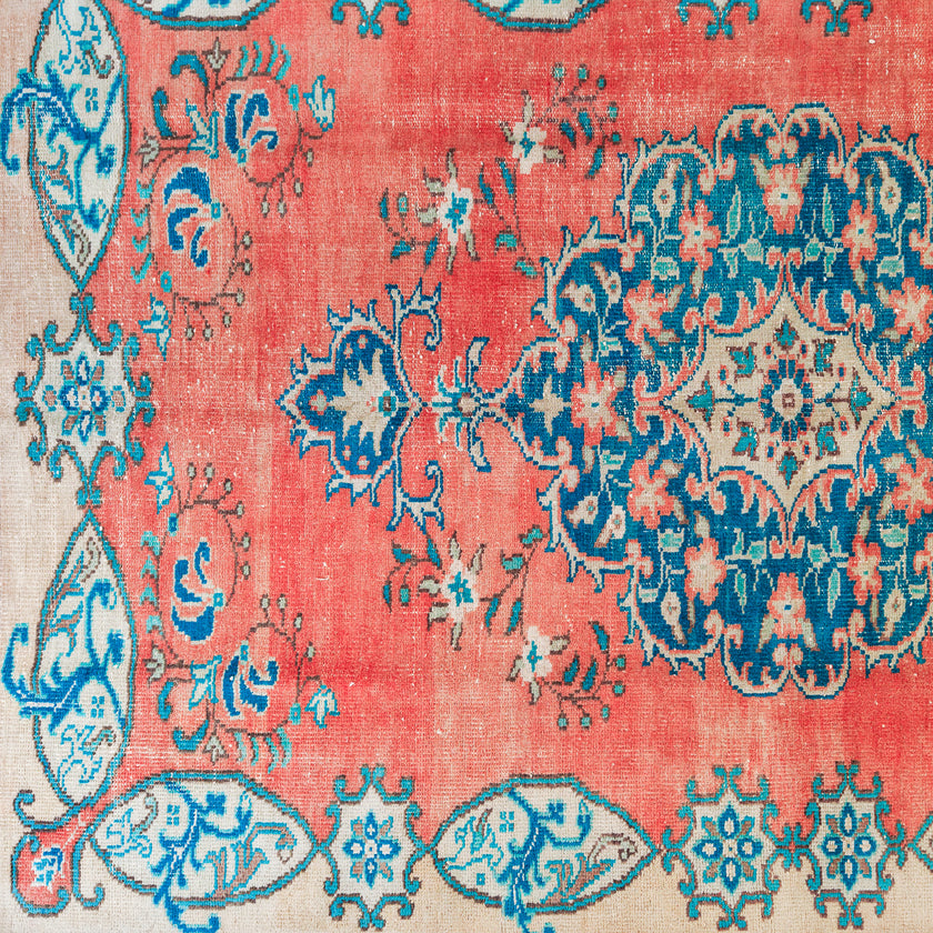 3895 Handwoven Vintage Rug 5'7 x 8'9