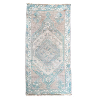 4193 Handwoven Vintage Rug 2’11x1’7