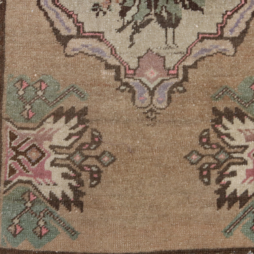 4251 Handwoven Vintage Rug 1’9x3’7