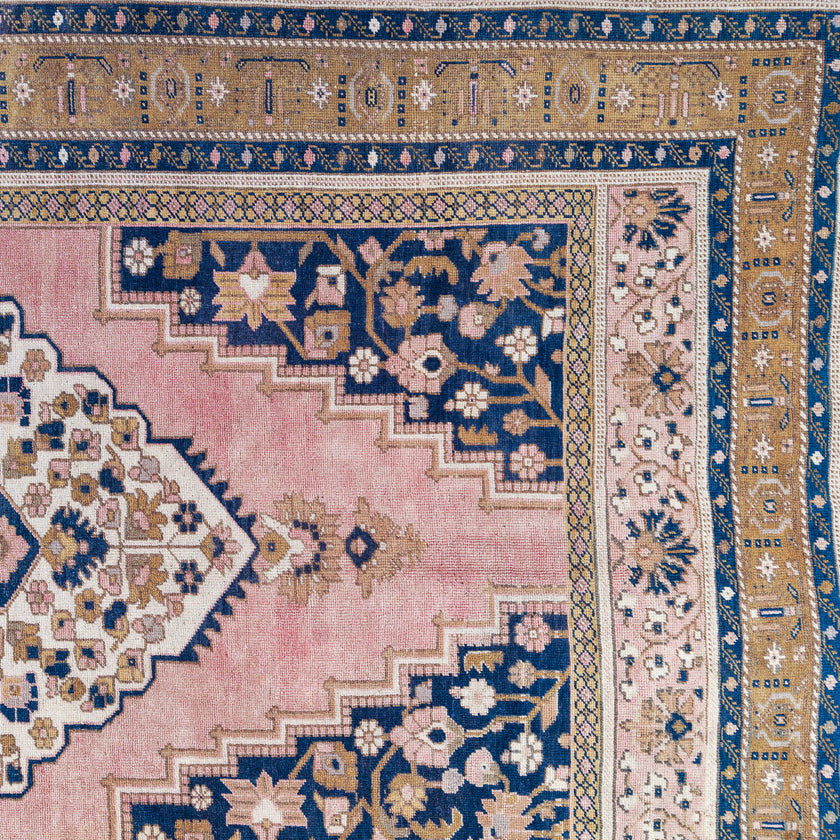 4879 Handwoven Vintage Rug 5'7 x 9'1