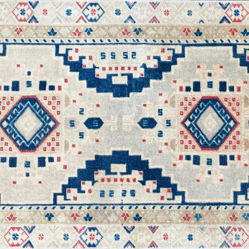 5210002 Handwoven Vintage Rug 2’7 x 8’6