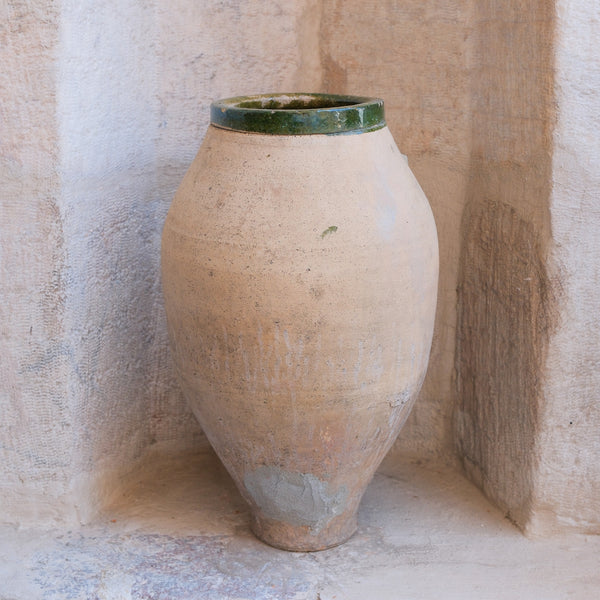 Olive Jar 572 (21x41)