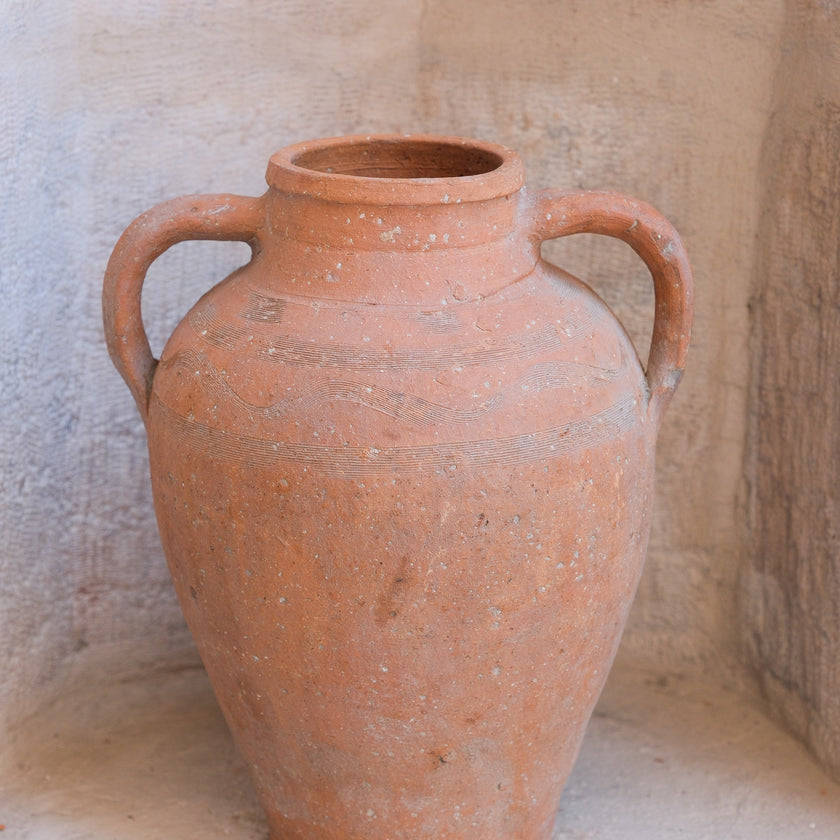 Olive Jar 580 (15x34)