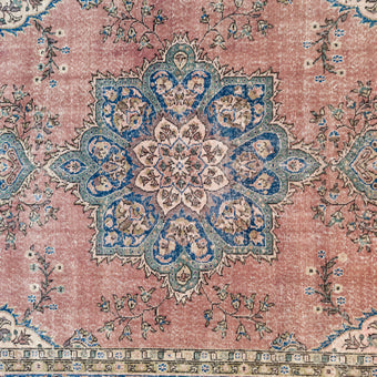 6044 Handwoven Vintage Rug 6'11 x 10'6