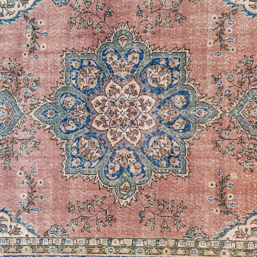 6044 Handwoven Vintage Rug 6'11 x 10'6