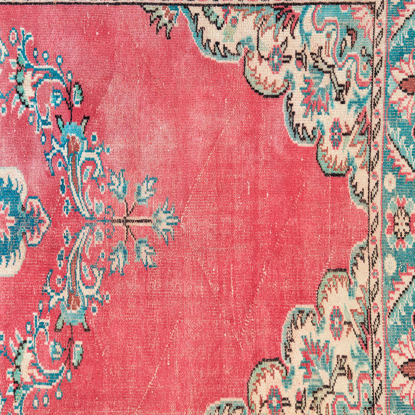 6102 Handwoven Vintage Rug 6'4 x 9'7