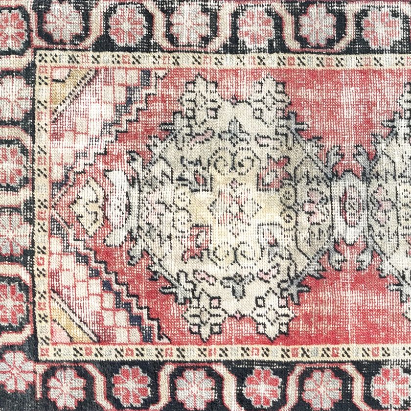 6218 Handwoven Vintage Rug 2'11 x 8'4