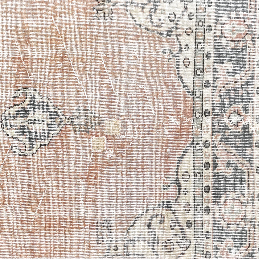 6234 Handwoven Vintage Rug 2'9 x 9'4