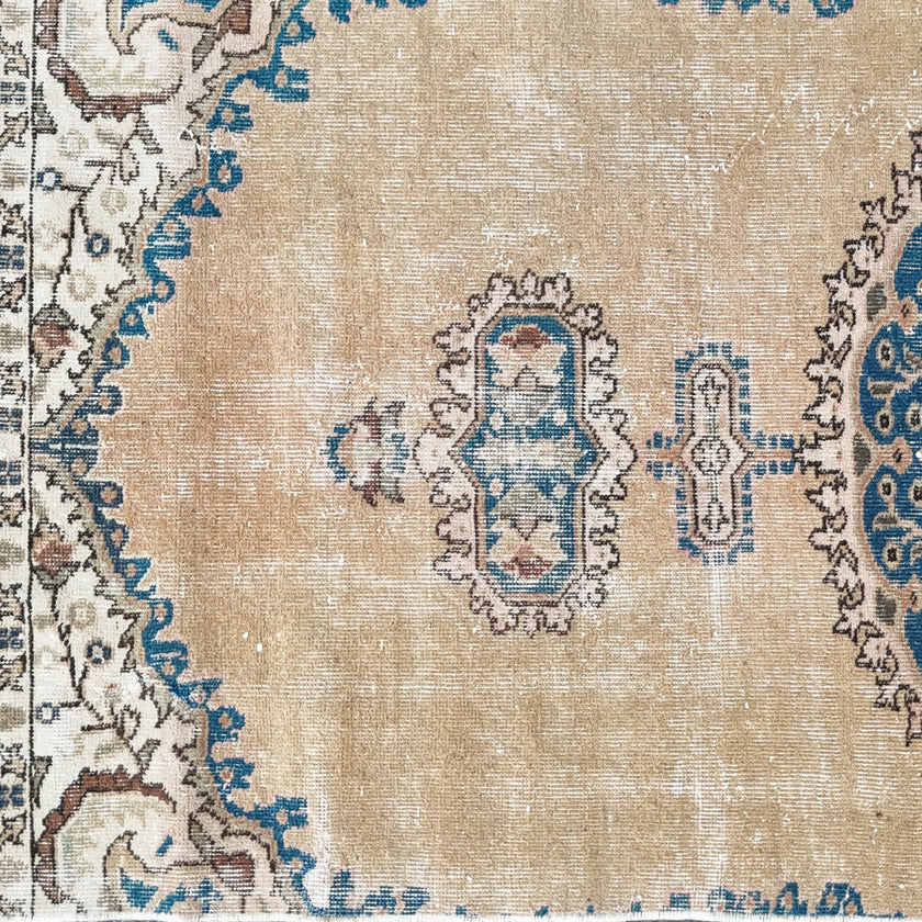 6431 Handwoven Vintage Rug 3'2 x 9'7
