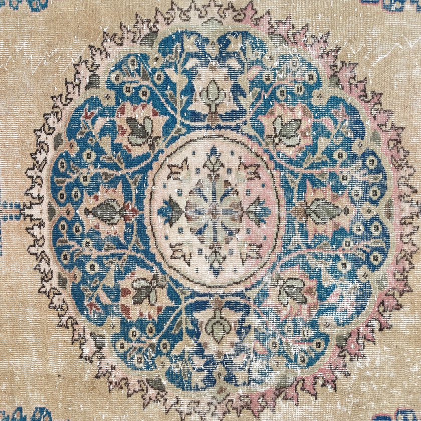6431 Handwoven Vintage Rug 3'2 x 9'7