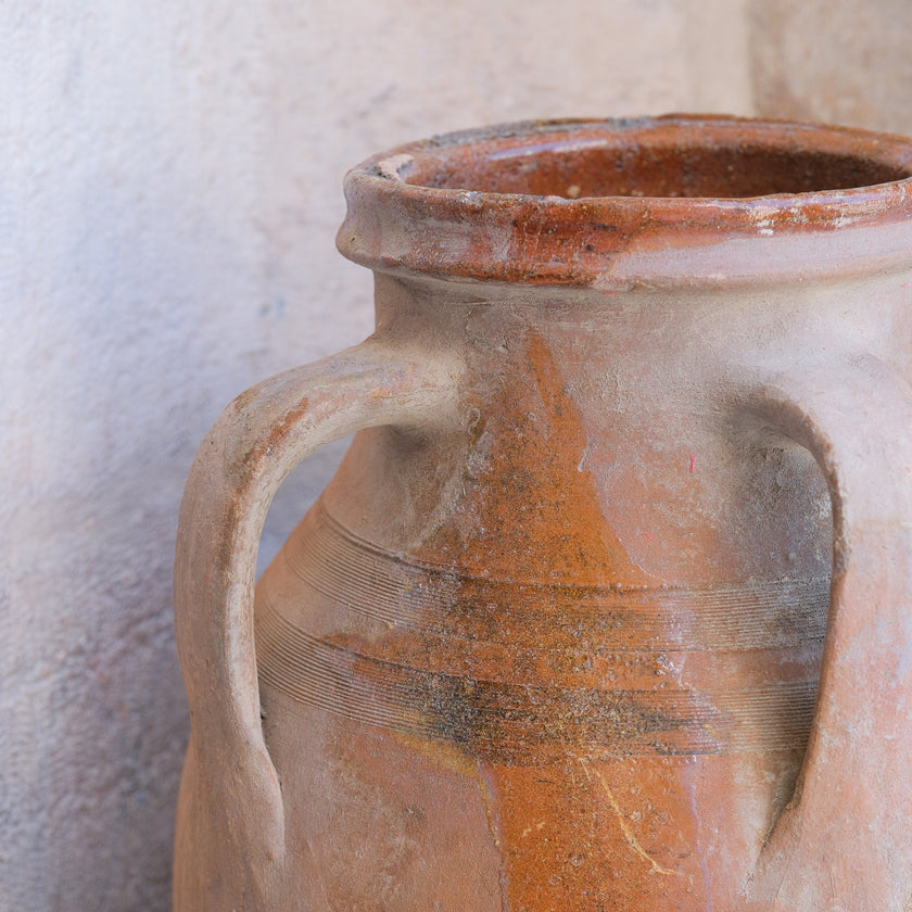 Olive Jar 658 (22x42)