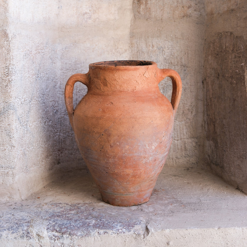 Olive Jar 673 (13x31)