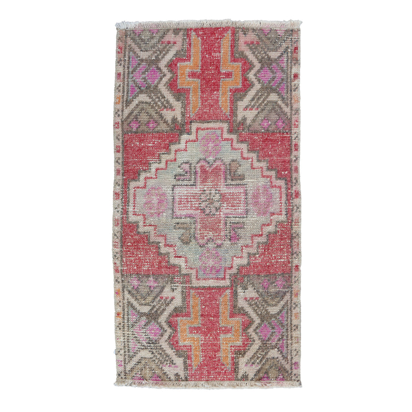 6756 Handwoven Vintage Rug 1’4x2'7