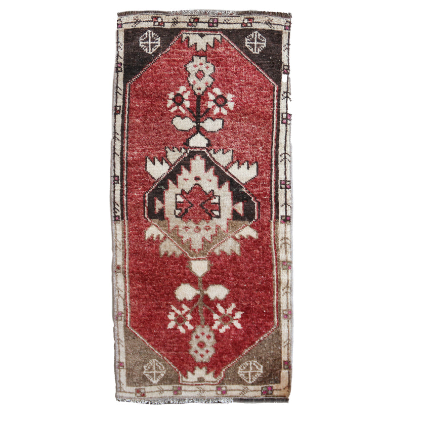 6761 Handwoven Vintage Rug 1'7x3'4