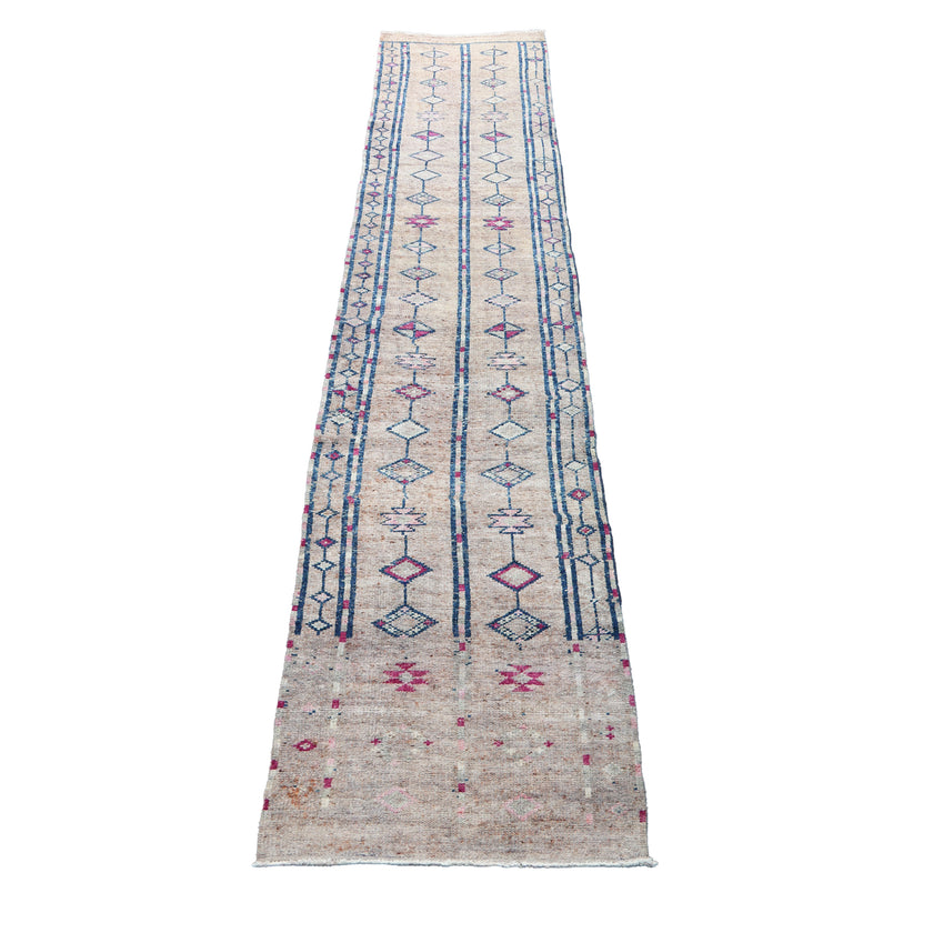 6796 Handwoven Vintage Rug 3’1x19’3