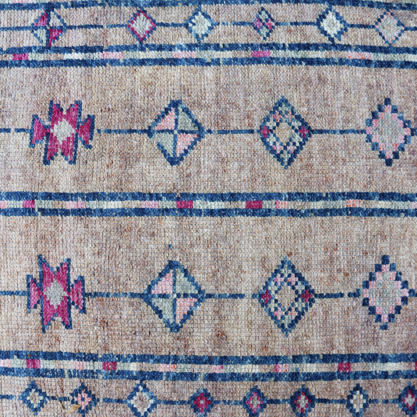 6796 Handwoven Vintage Rug 3’1x19’3