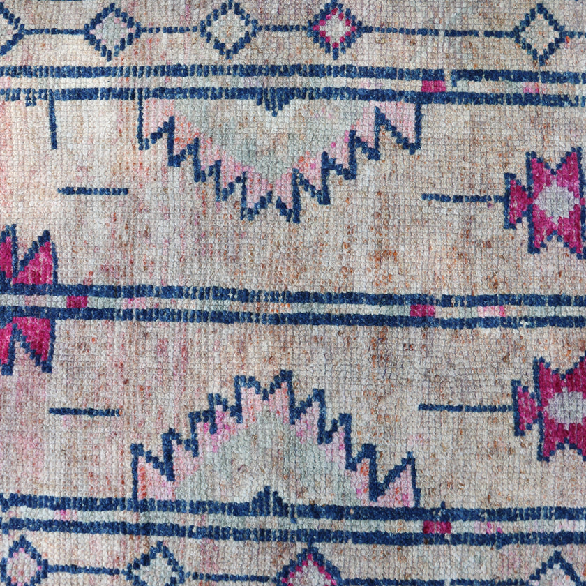 6797 Handwoven Vintage Rug 3’1x21'9