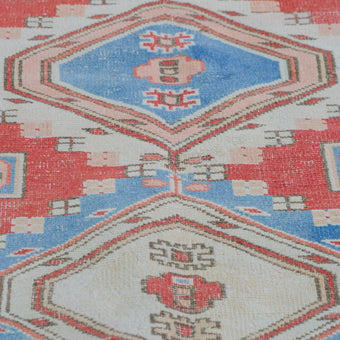 6799 Handwoven Vintage Rug 2'9x4'5