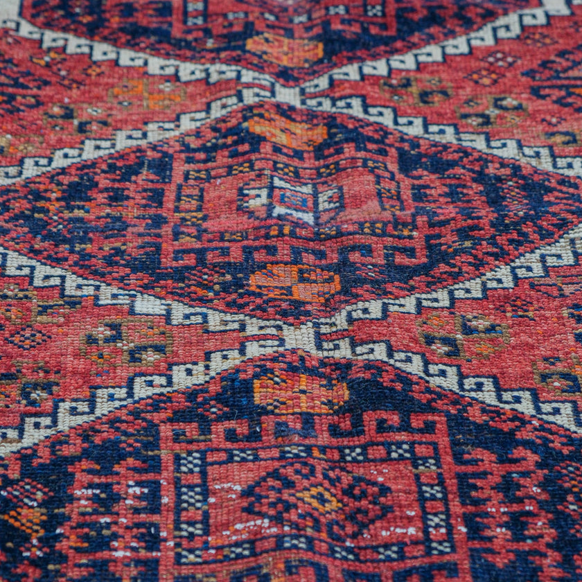 6821 Handwoven Vintage Rug 4'7x10'3