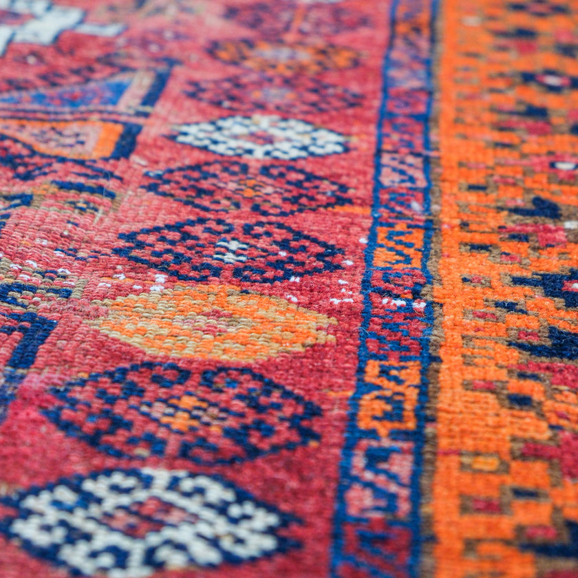 6821 Handwoven Vintage Rug 4'7x10'3