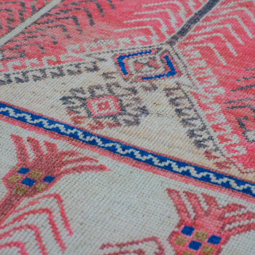 6828 Handwoven Vintage Rug 5’3x11’8