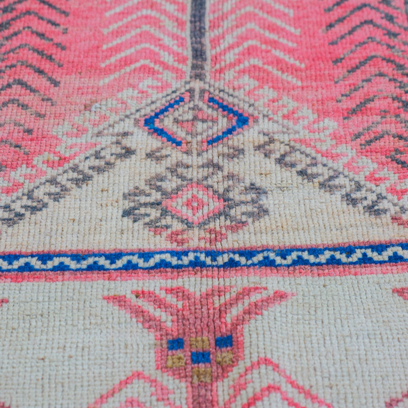 6828 Handwoven Vintage Rug 5’3x11’8