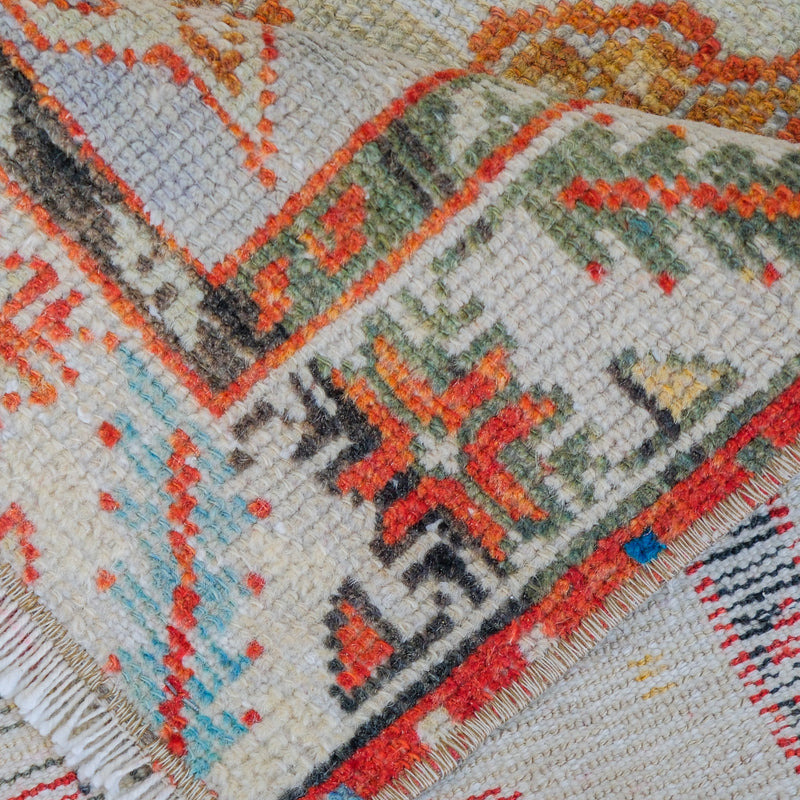 6839 Handwoven Vintage Rug 2'10x4'8