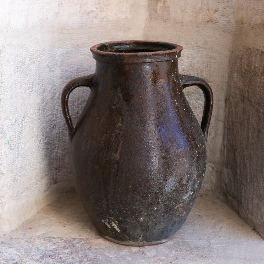 Olive Jar 687 (16x37)