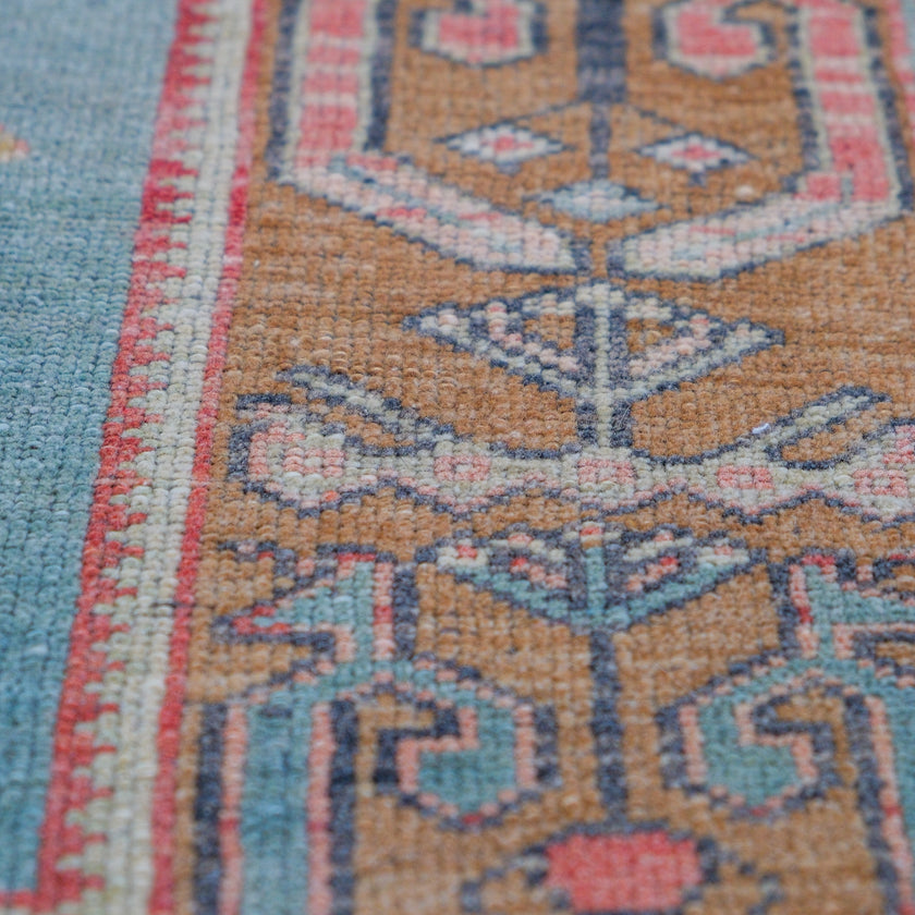 6901 Handwoven Vintage Rug 4x8'3