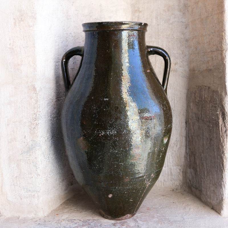 Olive Jar 690 (22x42)