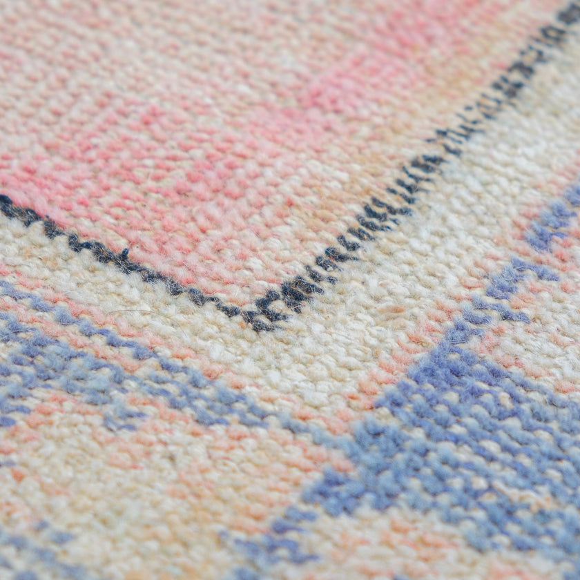 6913 Handwoven Vintage Rug 2’7x10’10